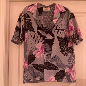 Helena’s Hawaii men’s shirt.